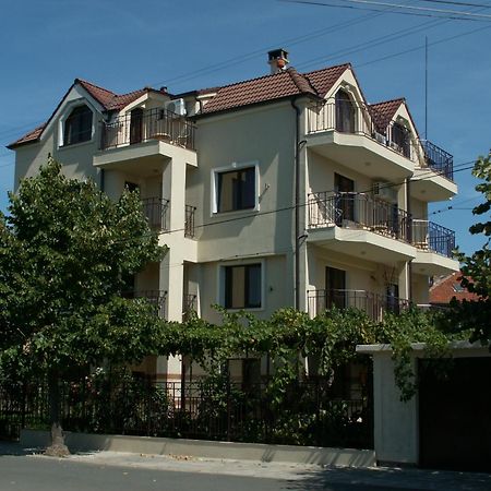 Family Hotel Bellehouse Chernomorets Dış mekan fotoğraf